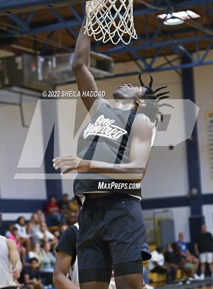 Thumbnail 3 in East Lake vs Santa Fe Catholic. (The Hoop Vibe) photogallery.