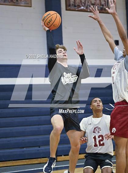 Thumbnail 3 in East Lake vs Santa Fe Catholic. (The Hoop Vibe) photogallery.