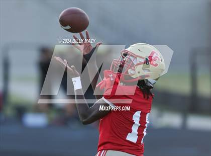 Thumbnail 1 in College Park @ Caney Creek photogallery.