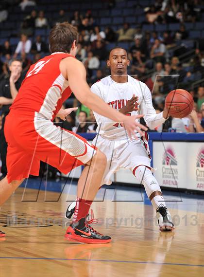 Thumbnail 2 in Etiwanda vs. Mater Dei (CIF SoCal Regional Open Division Final) photogallery.