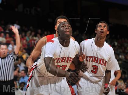 Thumbnail 3 in Etiwanda vs. Mater Dei (CIF SoCal Regional Open Division Final) photogallery.