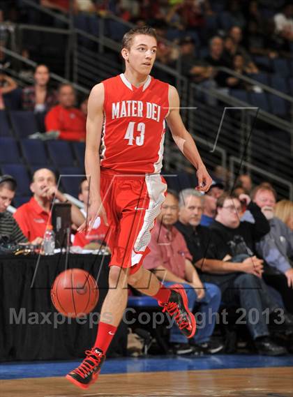 Thumbnail 3 in Etiwanda vs. Mater Dei (CIF SoCal Regional Open Division Final) photogallery.