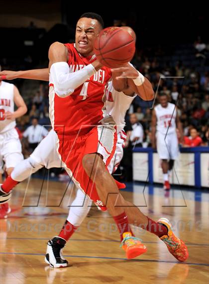 Thumbnail 2 in Etiwanda vs. Mater Dei (CIF SoCal Regional Open Division Final) photogallery.