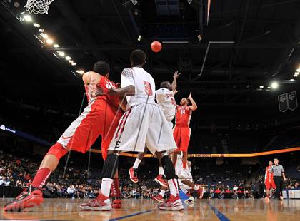 Thumbnail 2 in Etiwanda vs. Mater Dei (CIF SoCal Regional Open Division Final) photogallery.