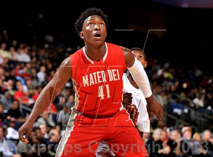Thumbnail 2 in Etiwanda vs. Mater Dei (CIF SoCal Regional Open Division Final) photogallery.
