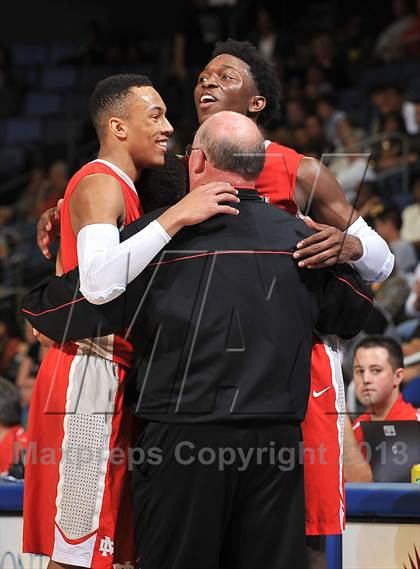Thumbnail 3 in Etiwanda vs. Mater Dei (CIF SoCal Regional Open Division Final) photogallery.