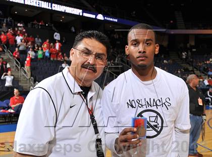 Thumbnail 2 in Etiwanda vs. Mater Dei (CIF SoCal Regional Open Division Final) photogallery.