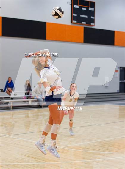 Thumbnail 3 in Fort Wayne Bishop Dwenger @ Leo (Warsaw Invite) photogallery.