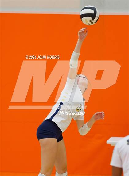 Thumbnail 2 in Fort Wayne Bishop Dwenger @ Leo (Warsaw Invite) photogallery.
