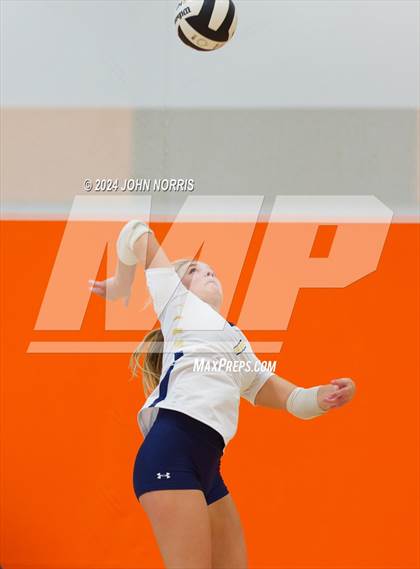 Thumbnail 1 in Fort Wayne Bishop Dwenger @ Leo (Warsaw Invite) photogallery.