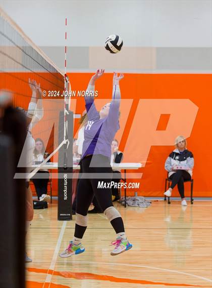 Thumbnail 2 in Fort Wayne Bishop Dwenger @ Leo (Warsaw Invite) photogallery.