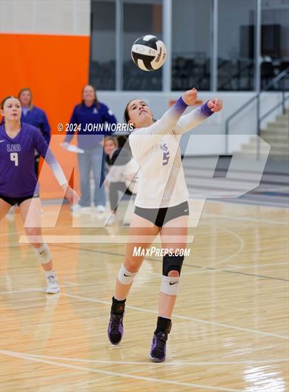 Thumbnail 2 in Fort Wayne Bishop Dwenger @ Leo (Warsaw Invite) photogallery.