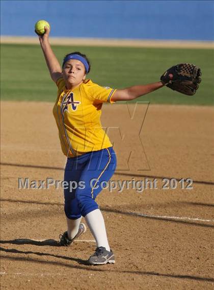 Thumbnail 2 in Charter Oak vs. Bishop Amat photogallery.