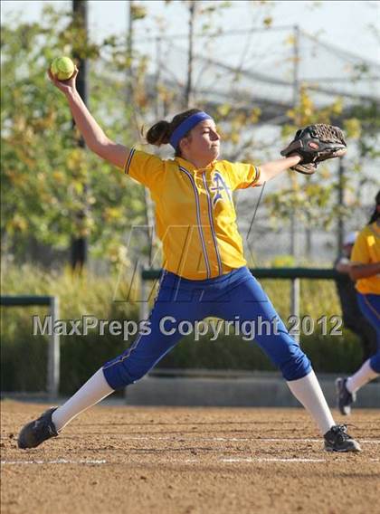 Thumbnail 3 in Charter Oak vs. Bishop Amat photogallery.