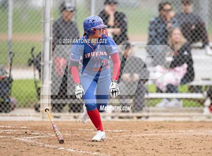 Thumbnail 1 in Los Alamitos vs. Orange Lutheran photogallery.