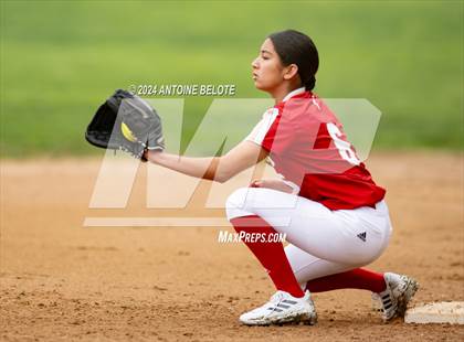 Thumbnail 3 in Los Alamitos vs. Orange Lutheran photogallery.