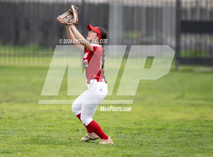 Thumbnail 2 in Los Alamitos vs. Orange Lutheran photogallery.