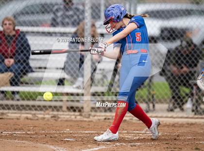 Thumbnail 3 in Los Alamitos vs. Orange Lutheran photogallery.