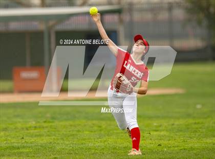 Thumbnail 1 in Los Alamitos vs. Orange Lutheran photogallery.