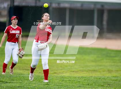Thumbnail 2 in Los Alamitos vs. Orange Lutheran photogallery.