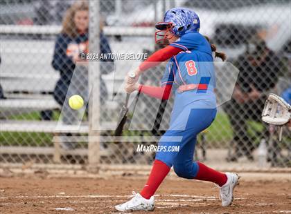 Thumbnail 1 in Los Alamitos vs. Orange Lutheran photogallery.