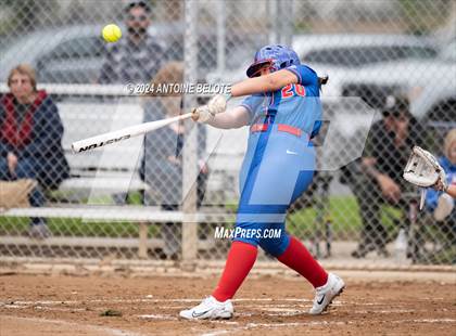 Thumbnail 1 in Los Alamitos vs. Orange Lutheran photogallery.