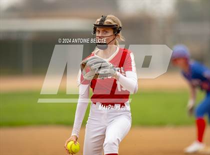 Thumbnail 1 in Los Alamitos vs. Orange Lutheran photogallery.