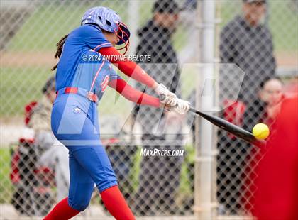 Thumbnail 1 in Los Alamitos vs. Orange Lutheran photogallery.