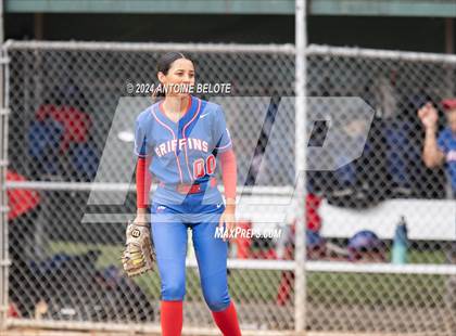 Thumbnail 2 in Los Alamitos vs. Orange Lutheran photogallery.