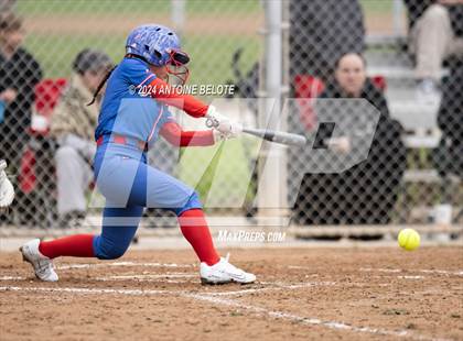 Thumbnail 3 in Los Alamitos vs. Orange Lutheran photogallery.