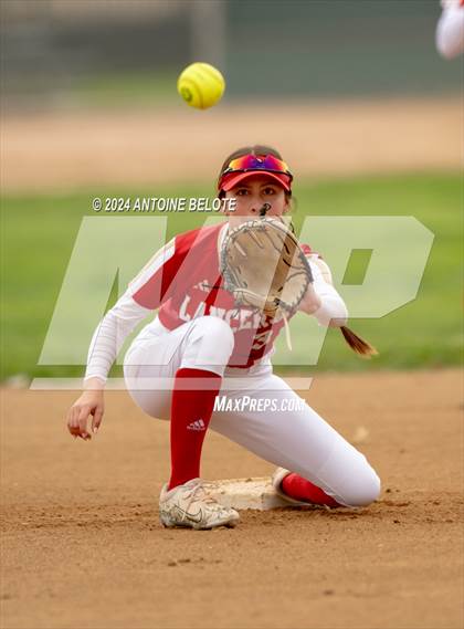 Thumbnail 1 in Los Alamitos vs. Orange Lutheran photogallery.
