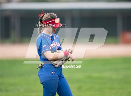 Thumbnail 3 in Los Alamitos vs. Orange Lutheran photogallery.