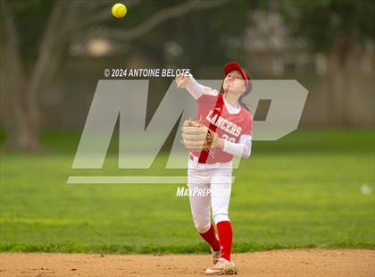 Thumbnail 2 in Los Alamitos vs. Orange Lutheran photogallery.