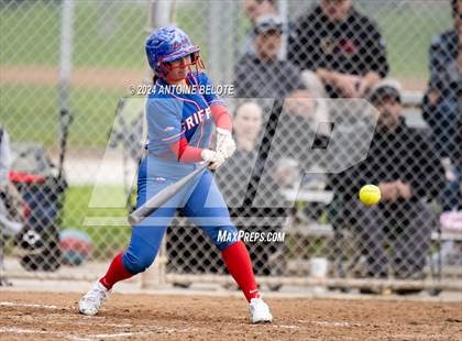Thumbnail 2 in Los Alamitos vs. Orange Lutheran photogallery.
