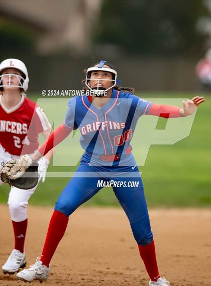 Thumbnail 3 in Los Alamitos vs. Orange Lutheran photogallery.