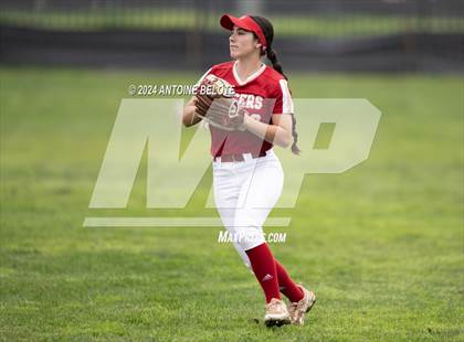 Thumbnail 2 in Los Alamitos vs. Orange Lutheran photogallery.
