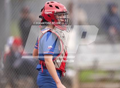 Thumbnail 2 in Los Alamitos vs. Orange Lutheran photogallery.