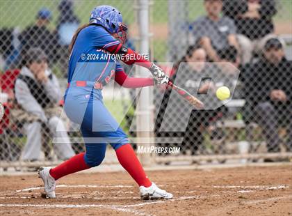 Thumbnail 2 in Los Alamitos vs. Orange Lutheran photogallery.