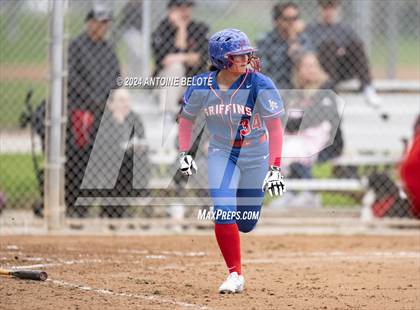 Thumbnail 2 in Los Alamitos vs. Orange Lutheran photogallery.