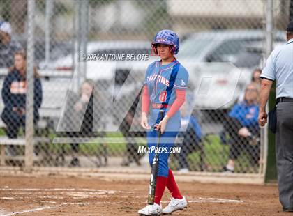 Thumbnail 3 in Los Alamitos vs. Orange Lutheran photogallery.