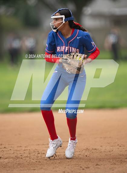 Thumbnail 2 in Los Alamitos vs. Orange Lutheran photogallery.