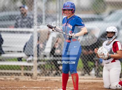 Thumbnail 2 in Los Alamitos vs. Orange Lutheran photogallery.