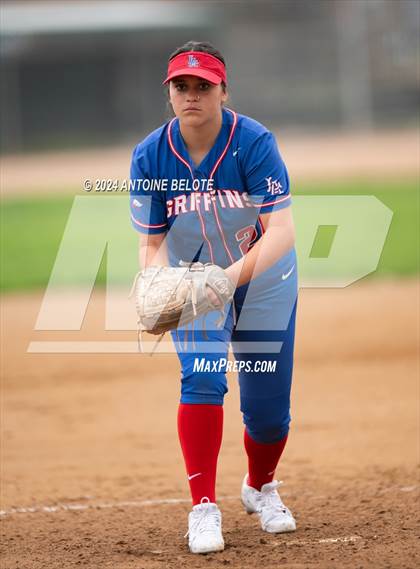 Thumbnail 1 in Los Alamitos vs. Orange Lutheran photogallery.