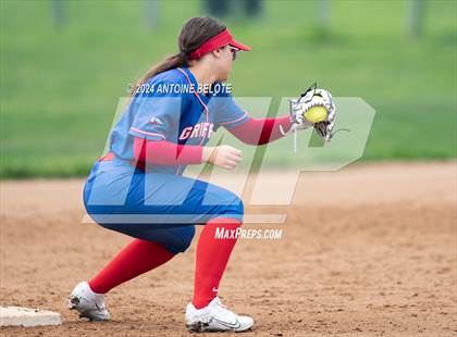 Thumbnail 1 in Los Alamitos vs. Orange Lutheran photogallery.