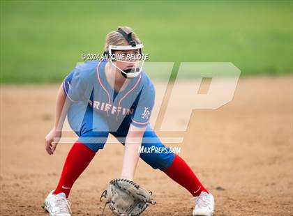 Thumbnail 3 in Los Alamitos vs. Orange Lutheran photogallery.
