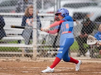 Thumbnail 2 in Los Alamitos vs. Orange Lutheran photogallery.