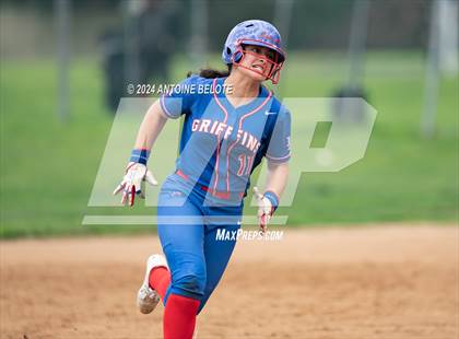 Thumbnail 2 in Los Alamitos vs. Orange Lutheran photogallery.