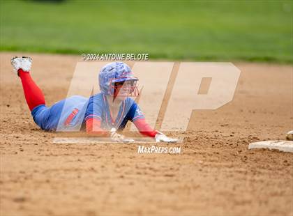 Thumbnail 3 in Los Alamitos vs. Orange Lutheran photogallery.