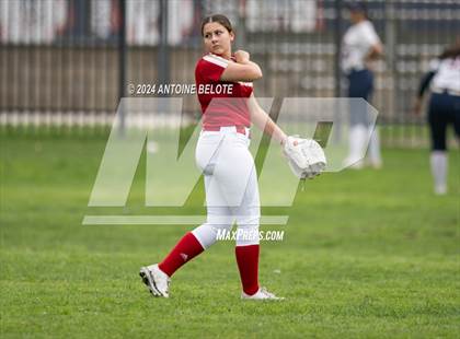 Thumbnail 1 in Los Alamitos vs. Orange Lutheran photogallery.