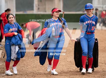 Thumbnail 2 in Los Alamitos vs. Orange Lutheran photogallery.